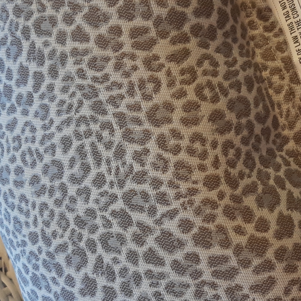 Hampton Bay Gray & Cream Animal Print Outdoor Patio Accent Pillow, NWT - Picture 2 of 8